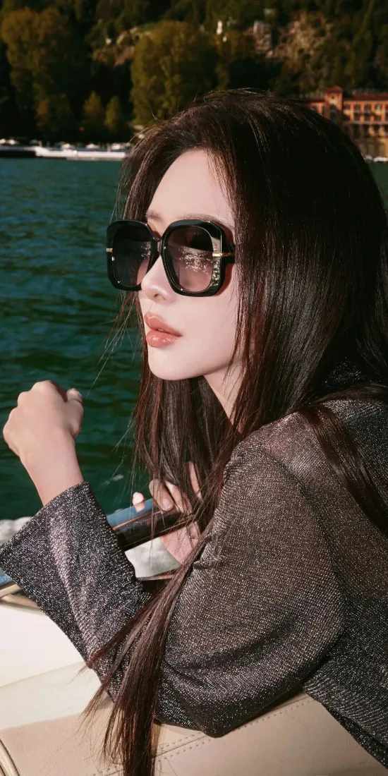 手机壁纸|背景图片 - 孟子义科莫湖游艇墨镜写真「哲风壁纸」 手机壁纸|背景图片 - 孟子义科莫湖游艇墨镜写真「哲风壁纸」