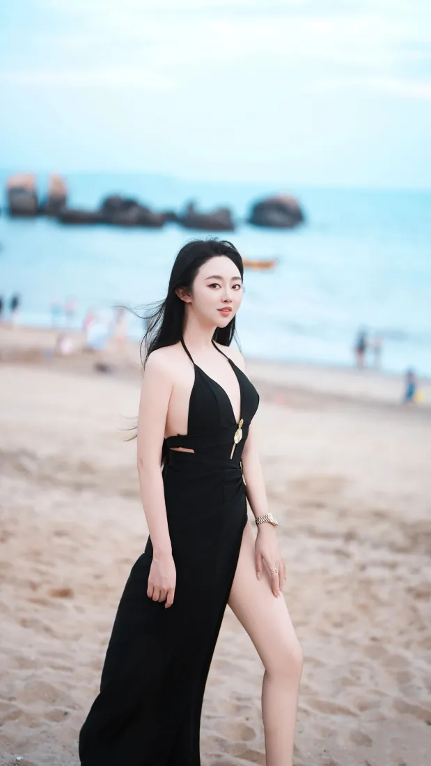 手机壁纸|海边沙滩黑裙美女背景图片 - 清新写真氛围「哲风壁纸」 手机壁纸|海边沙滩黑裙美女背景图片 - 清新写真氛围「哲风壁纸」