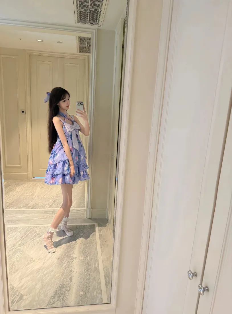 紫裙洛丽塔少女手机壁纸｜镜前自拍背景图片 - 居家走廊「哲风壁纸」