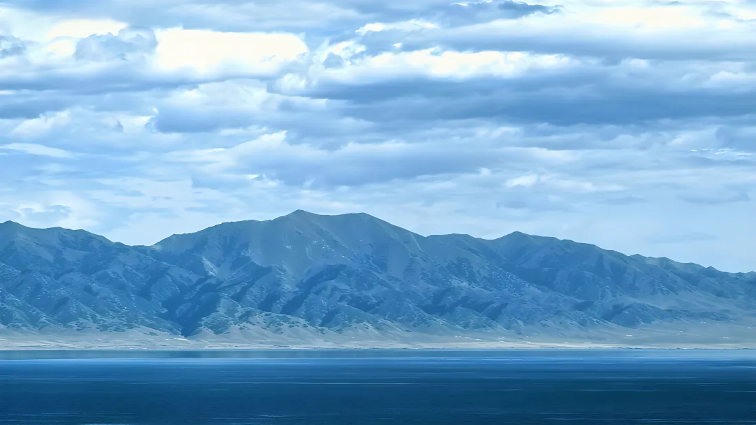 4k蓝调山川大海壁纸|静谧开阔远山海面背景图片 - 层云淡蓝晴空「哲风壁纸」 4k蓝调山川大海壁纸|静谧开阔远山海面背景图片 - 层云淡蓝晴空「哲风壁纸」
