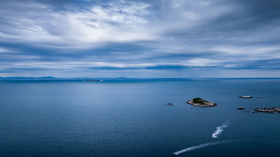 3k大海壁纸｜碧海蓝天海岛远景背景图片 - 壮阔海景风光「哲风壁纸」