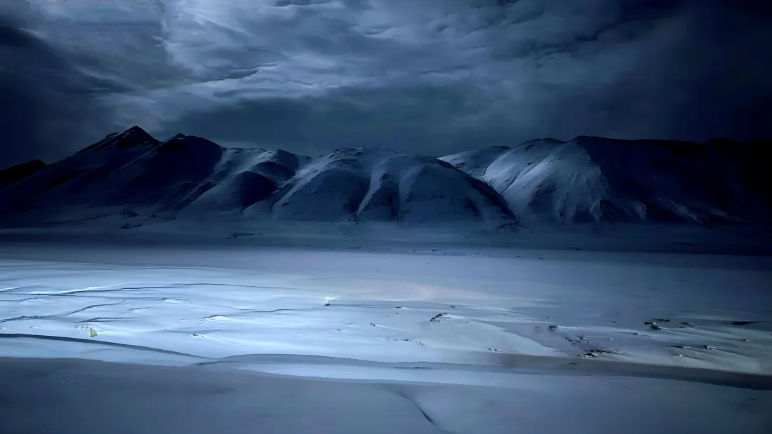 4k雪山壁纸｜暗夜雪山冰原背景图片 - 清冷孤寂「哲风壁纸」