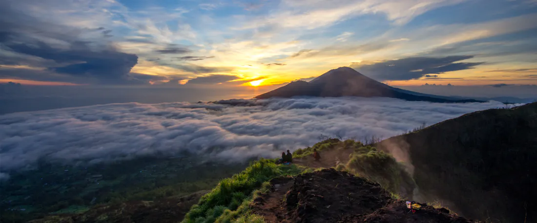 4k火山日出壁纸｜云海火山群峰背景图片 - 壮阔风光「哲风壁纸」
