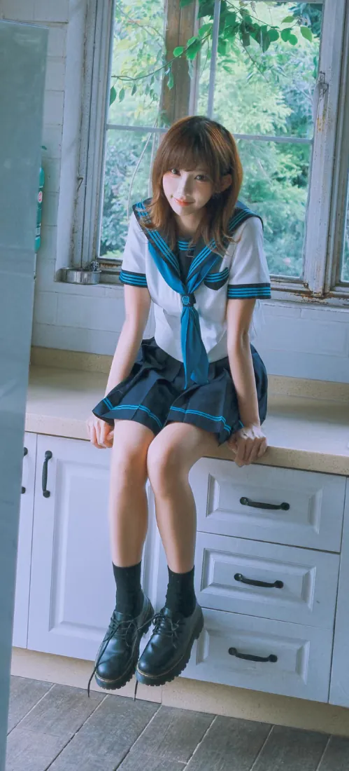 水手服少女手机壁纸｜窗边清新写真背景图片 - 治愈日系氛围「哲风壁纸」