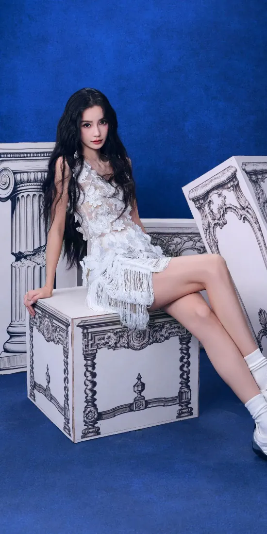 美女手机壁纸|白裙长发女子蓝调背景图片 - 清新时尚「哲风壁纸」 美女手机壁纸|白裙长发女子蓝调背景图片 - 清新时尚「哲风壁纸」
