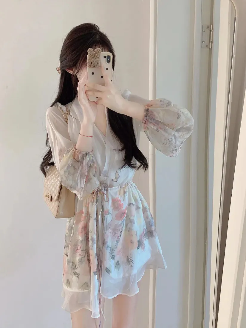 纯欲少女手机壁纸|碎花连衣裙对镜自拍背景图片 - 清新居家「哲风壁纸」 纯欲少女手机壁纸|碎花连衣裙对镜自拍背景图片 - 清新居家「哲风壁纸」