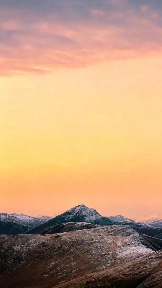 雪山日落手机壁纸|橙粉渐变晚霞山峦背景图片 - 治愈风光「哲风壁纸」 雪山日落手机壁纸|橙粉渐变晚霞山峦背景图片 - 治愈风光「哲风壁纸」