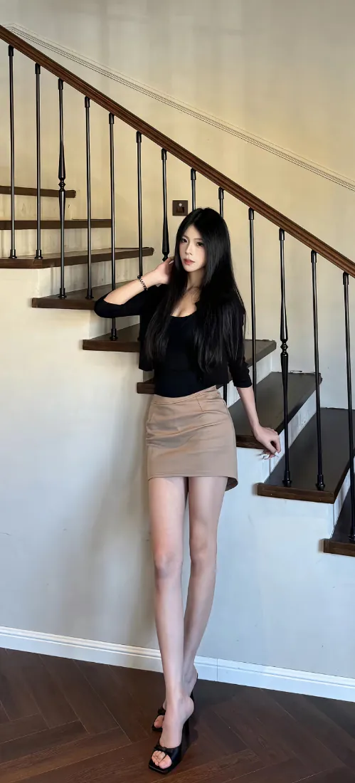 黑长直美女手机壁纸|楼梯前穿搭写真背景图片 - 居家氛围感「哲风壁纸」 黑长直美女手机壁纸|楼梯前穿搭写真背景图片 - 居家氛围感「哲风壁纸」
