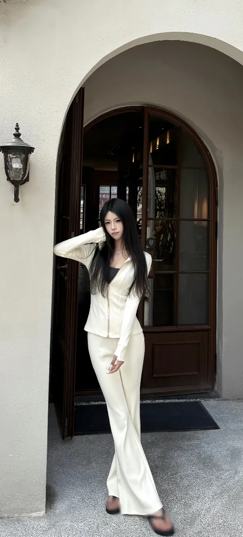 白衣美女手机壁纸｜拱形门前穿搭写真背景图片 - 简约时尚「哲风壁纸」